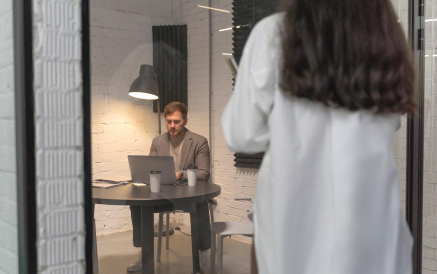 Espace de travail moderne pour l'apprentissage financier